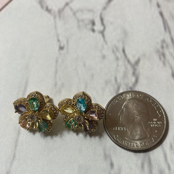 Saks of 5th Luxe Crystal Flower Stud Earrings - Picture 14 of 16